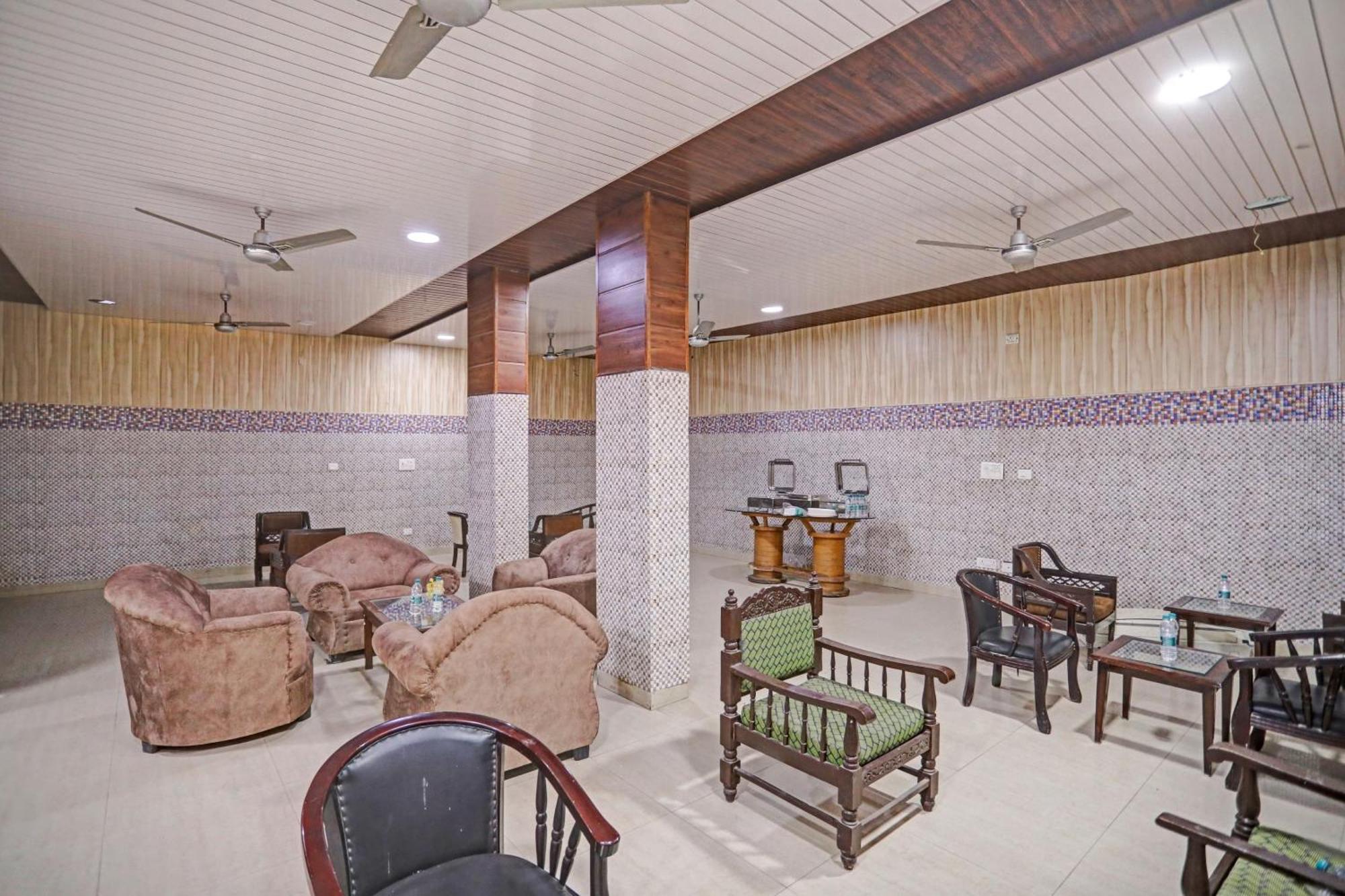 Townhouse The Premier View Near Iskcon Temple Noida Hotel Bagian luar foto